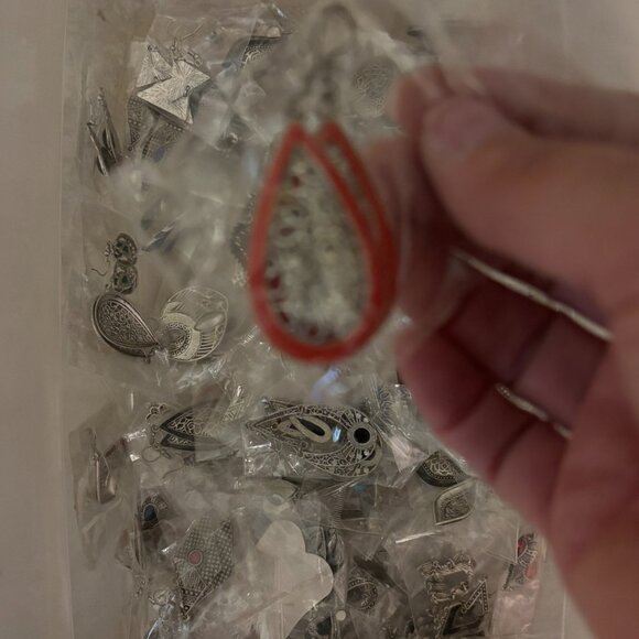 98 NEW pair of Fashion Earrings - Selling as a lot - Loads of different designes - Picture 4 of 4